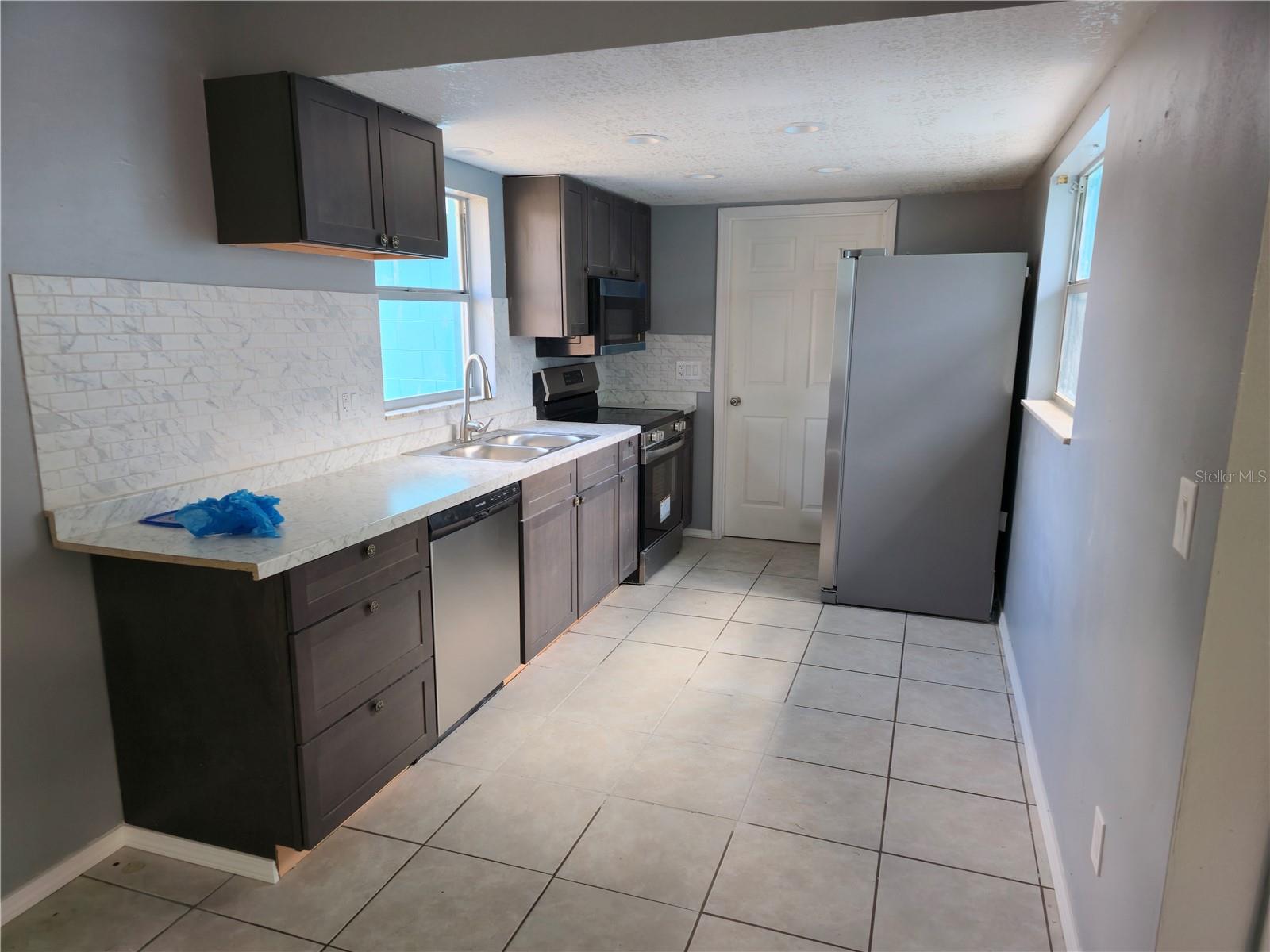 Image 2 of 10 For 500 Evergreen Avenue