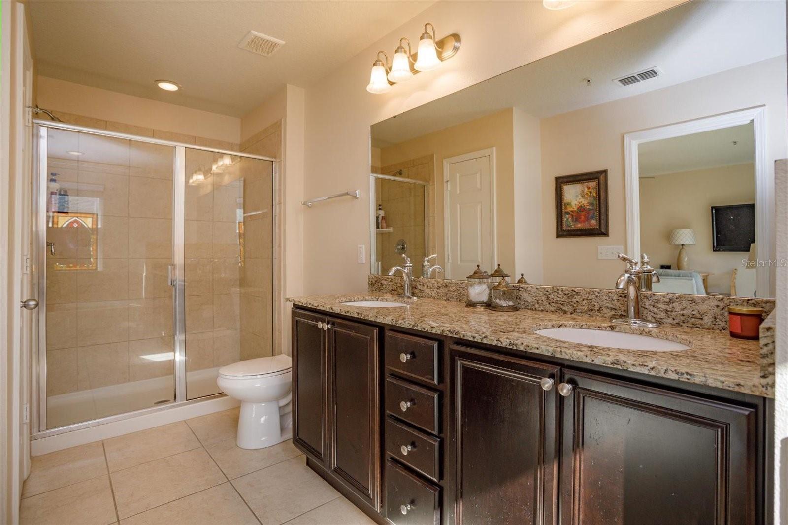 Image 14 of 29 For 226 Silverglen Lane