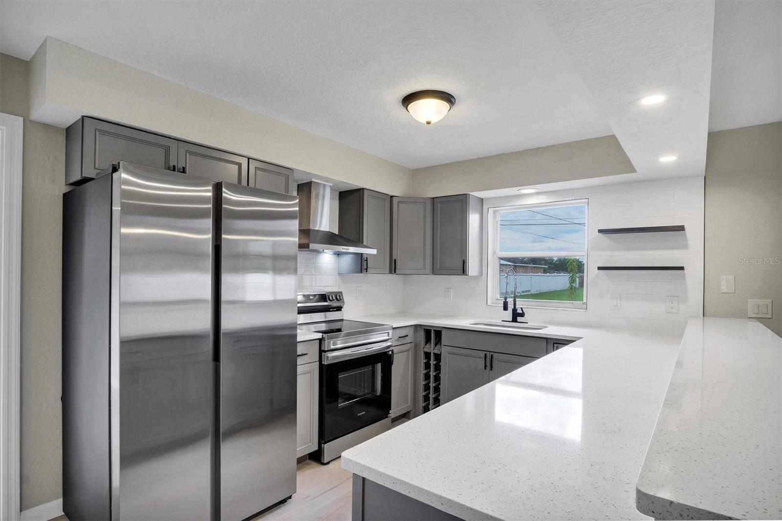 Image 11 of 31 For 2925 Delrose Drive N