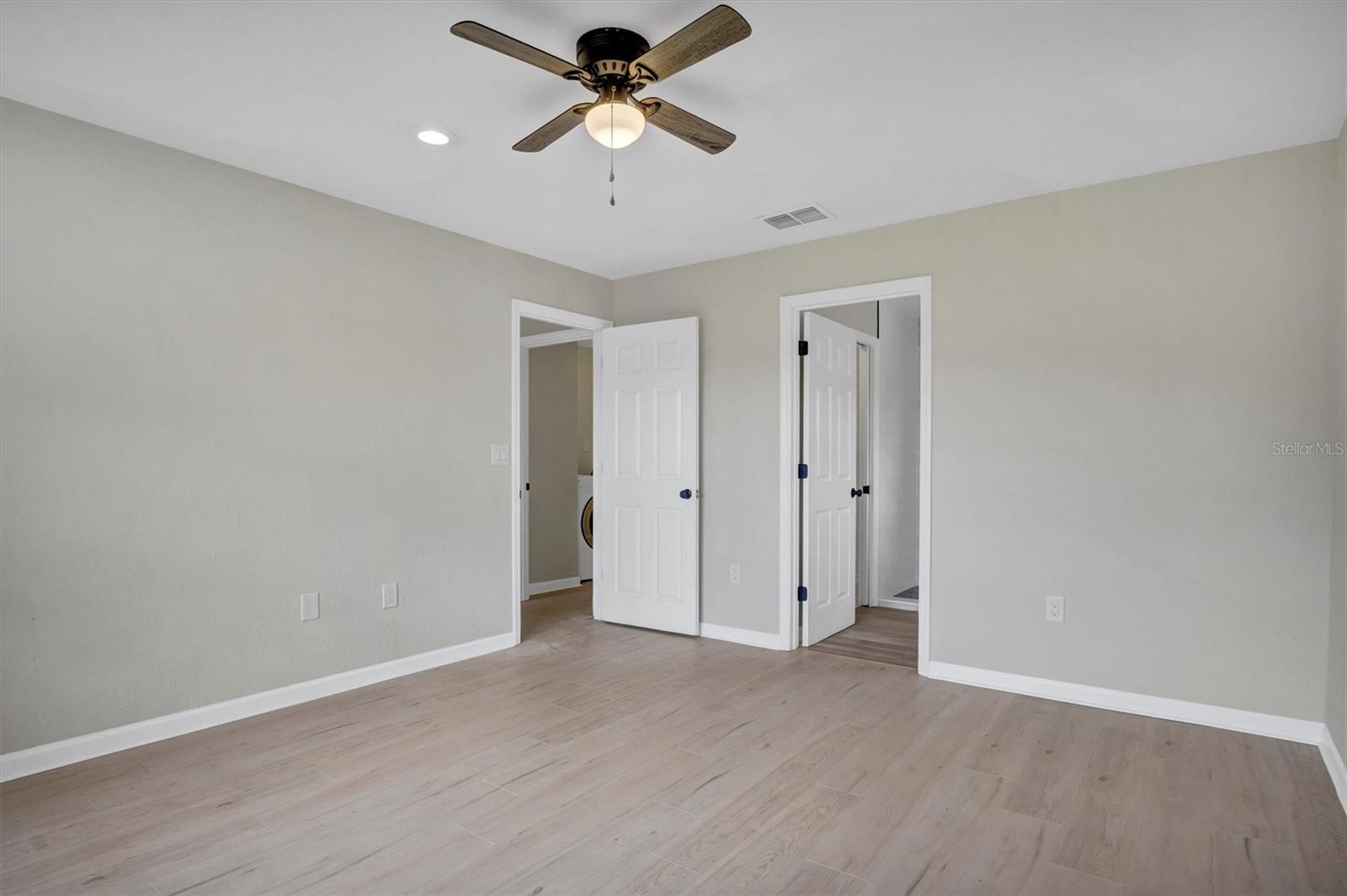 Image 15 of 31 For 2925 Delrose Drive N