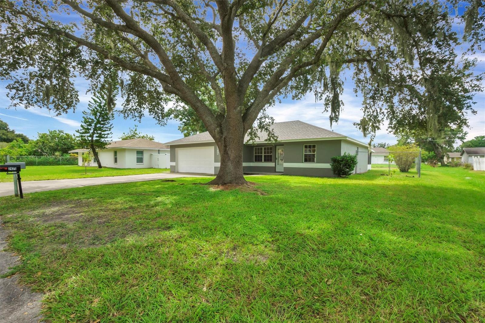 Image 2 of 31 For 2925 Delrose Drive N