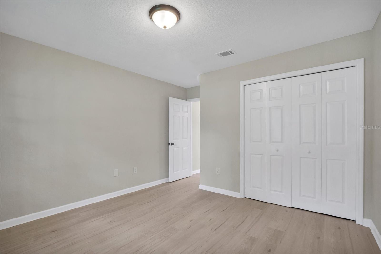 Image 24 of 31 For 2925 Delrose Drive N