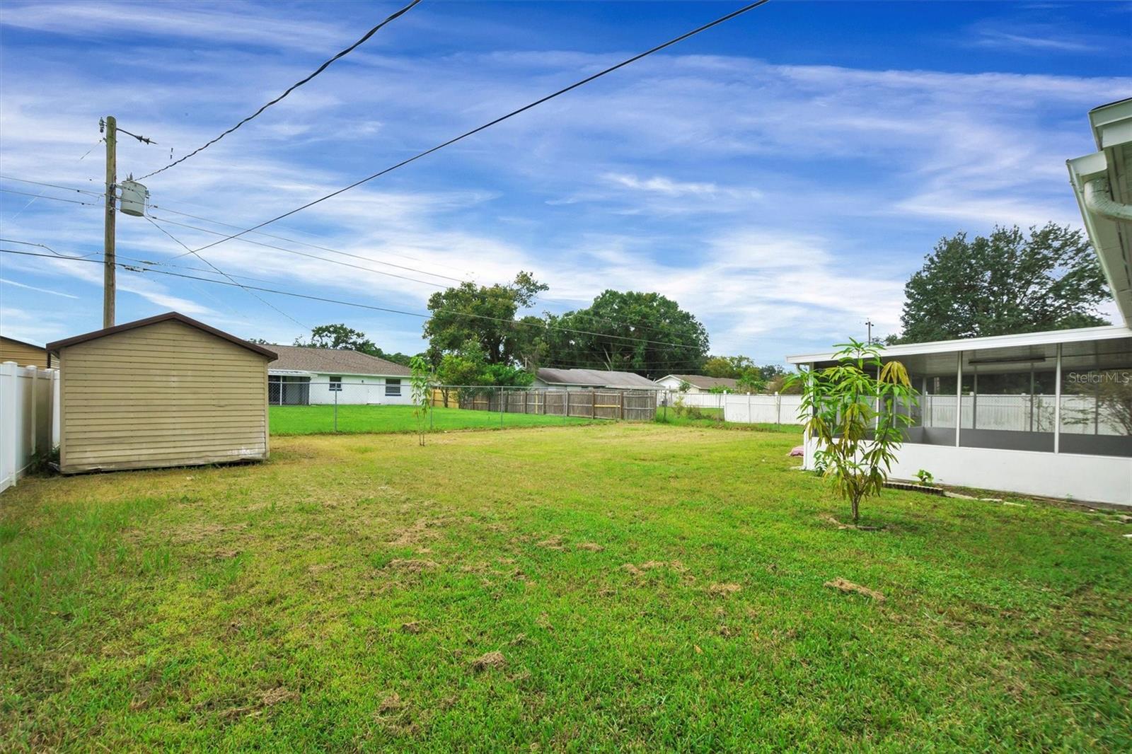 Image 27 of 31 For 2925 Delrose Drive N