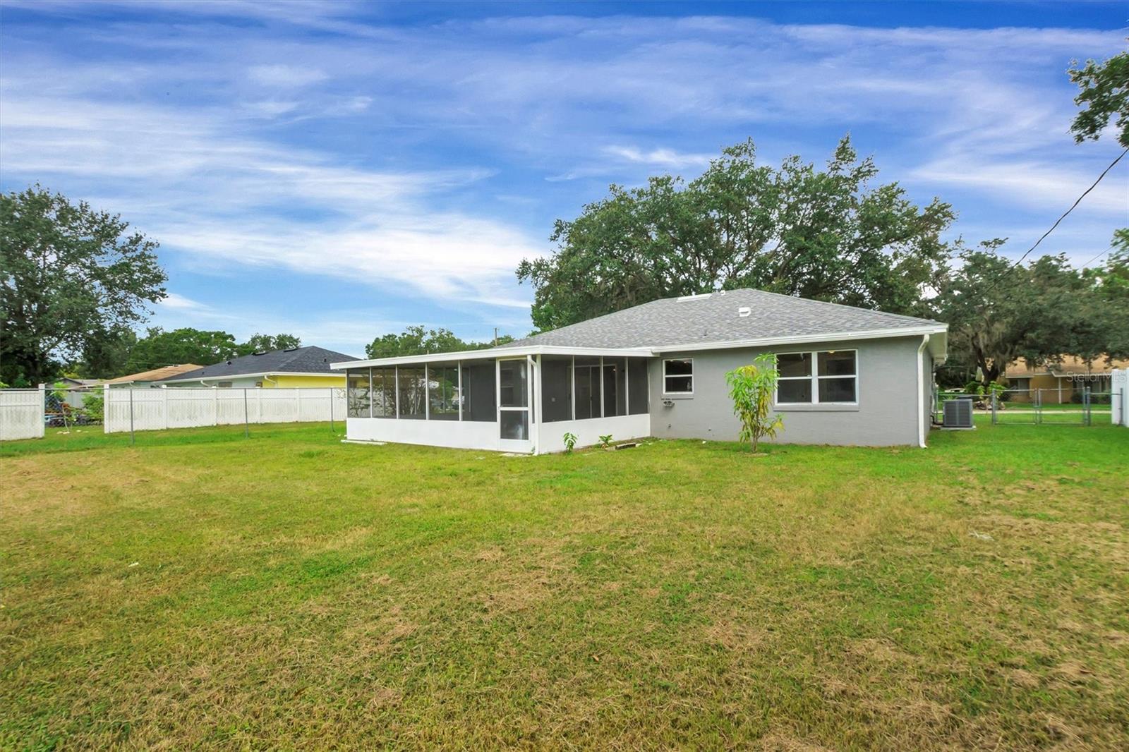 Image 29 of 31 For 2925 Delrose Drive N