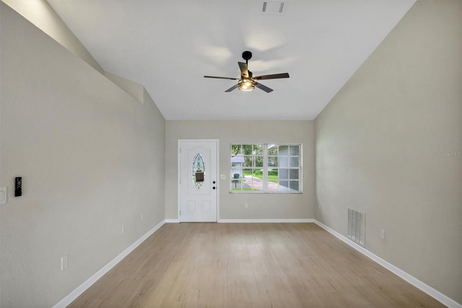 Image 7 of 31 For 2925 Delrose Drive N