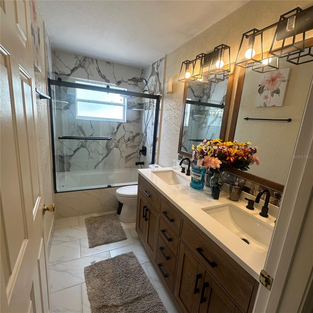 Image 18 of 25 For 439 Majesty Drive