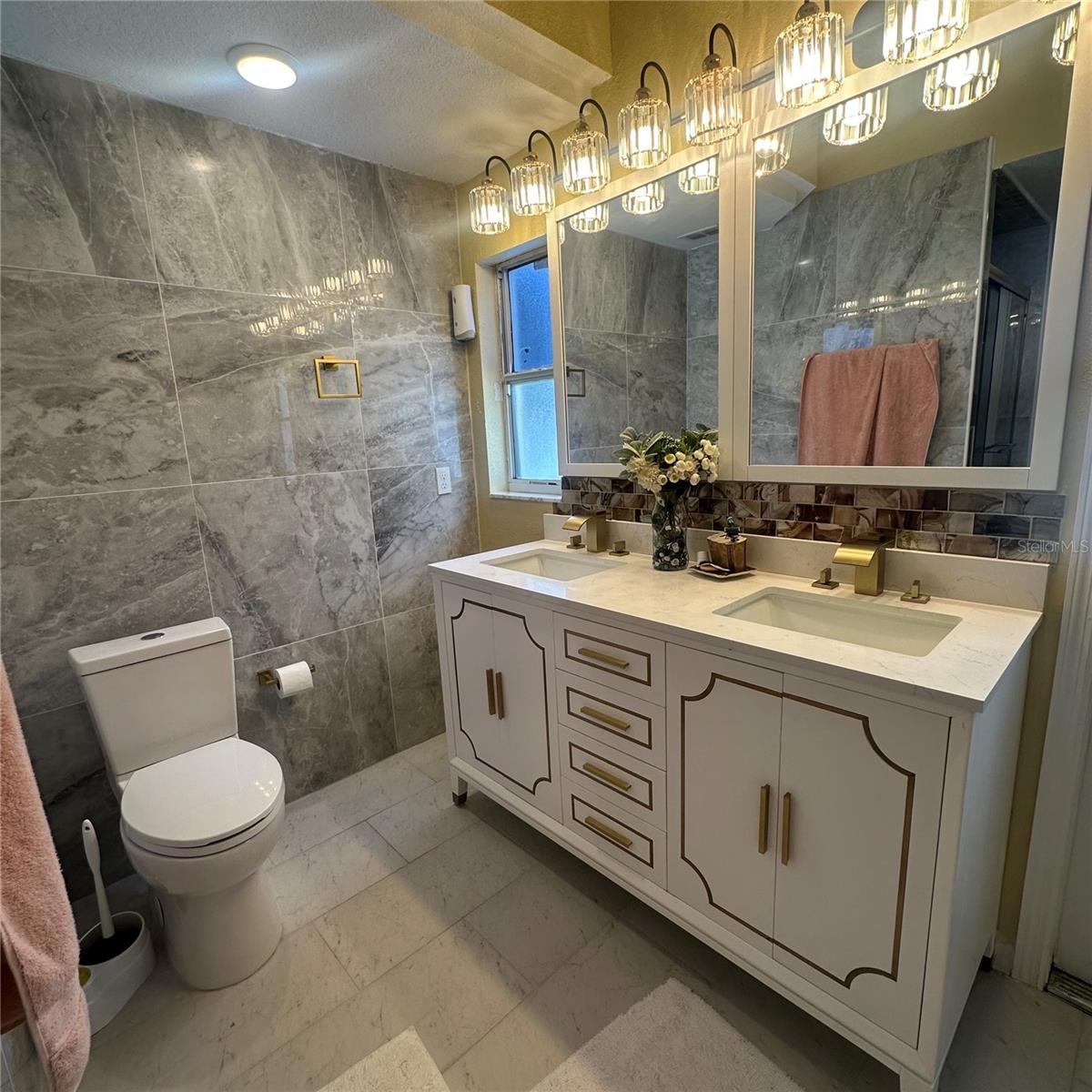 Image 19 of 25 For 439 Majesty Drive