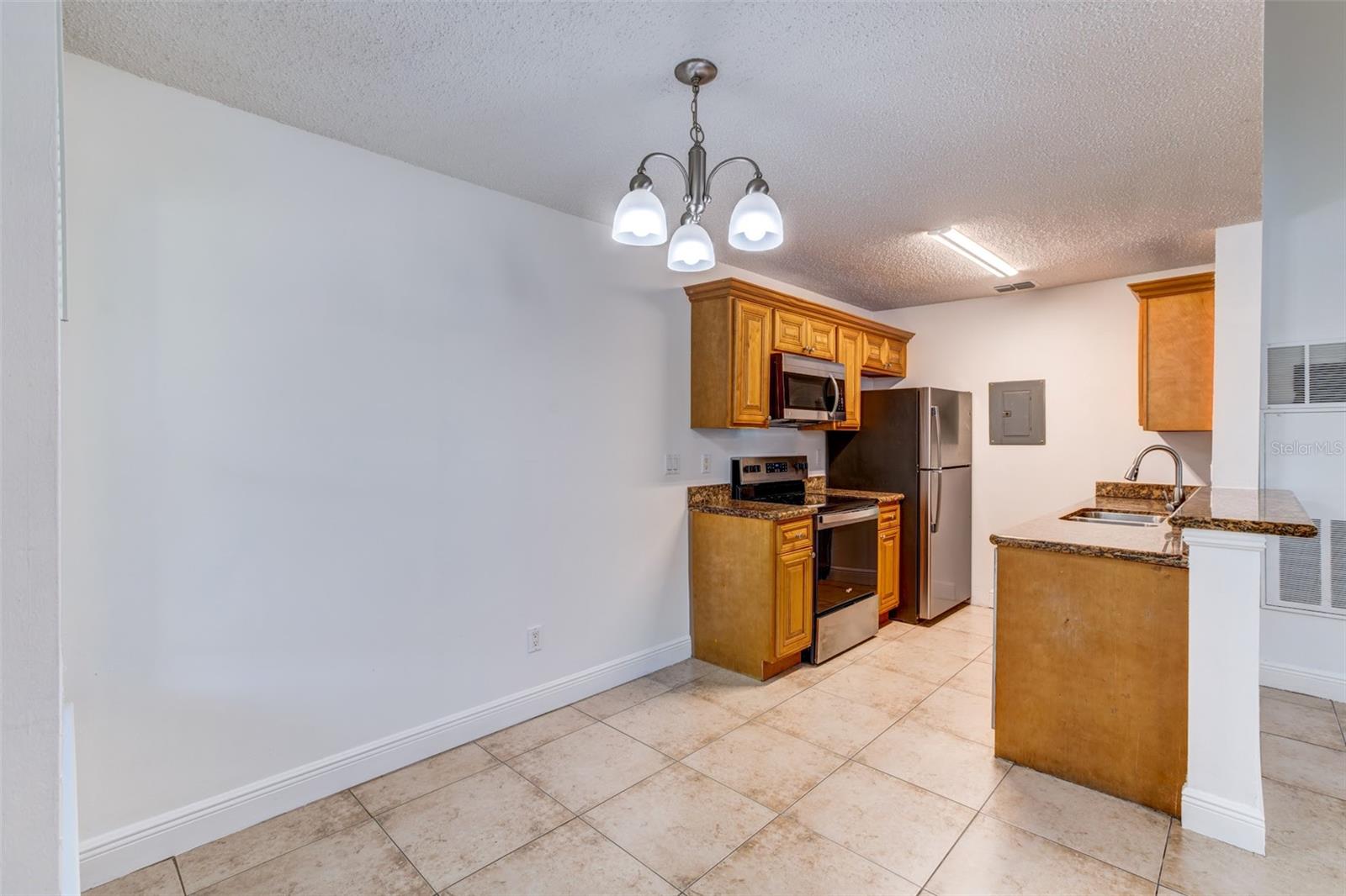 Image 9 of 23 For 2597 Grassy Point Drive 207