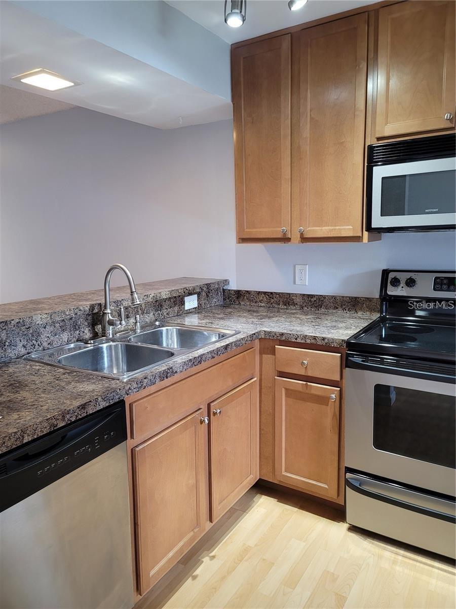 Image 20 of 22 For 2822 Plaza Terrace Drive 2822