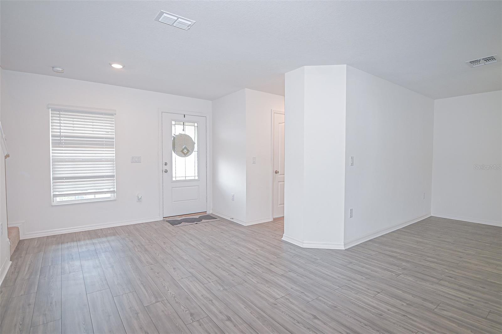 Image 11 of 22 For 695 Bay Leaf Drive