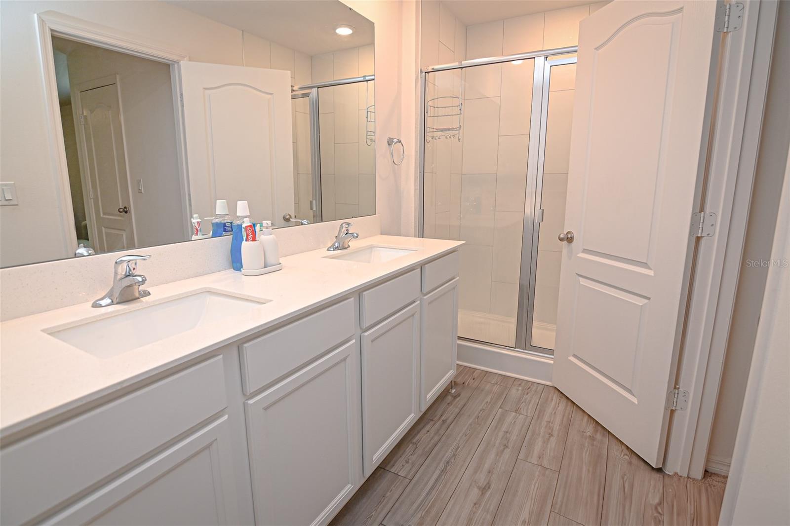 Image 15 of 22 For 695 Bay Leaf Drive