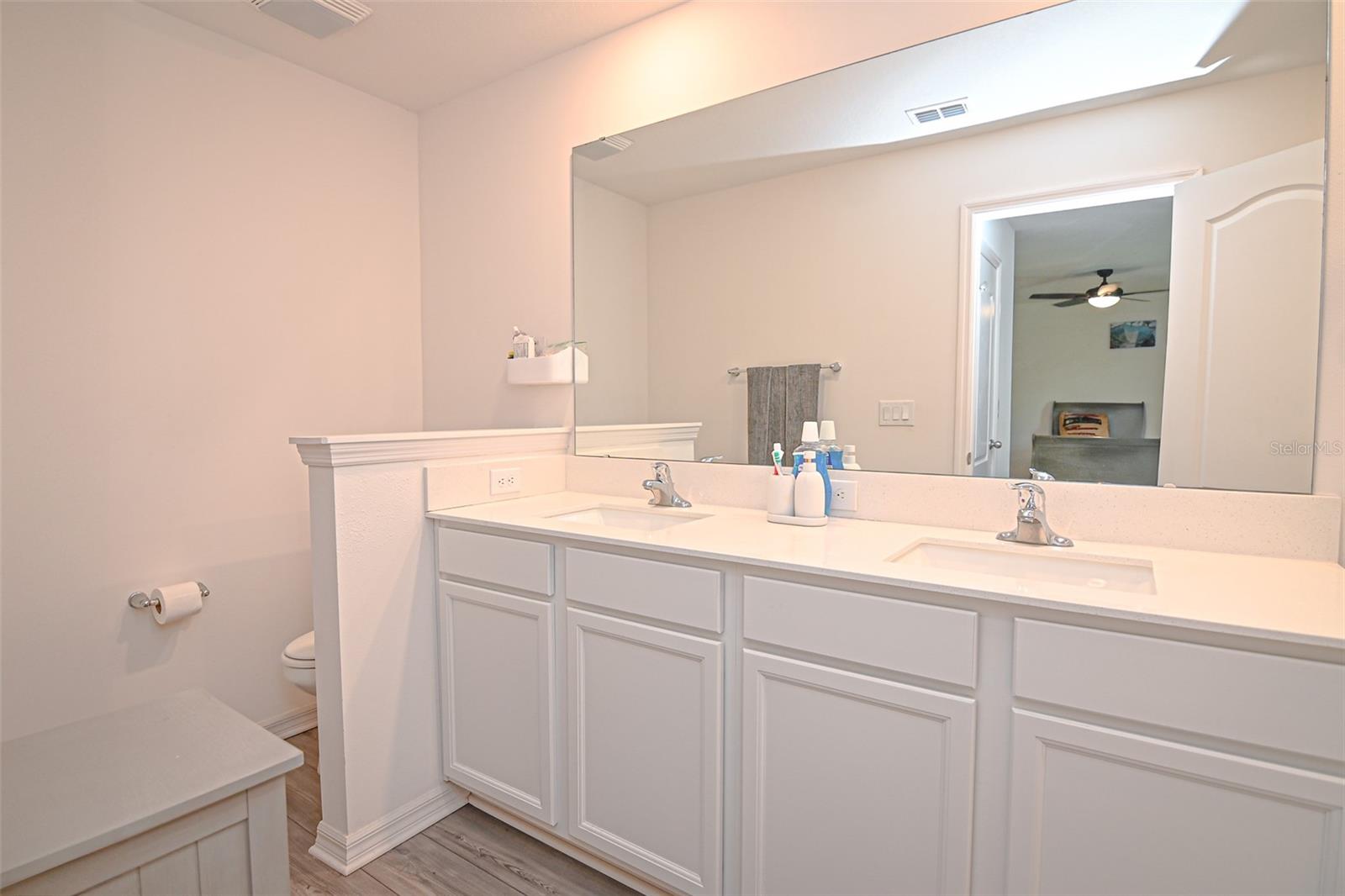 Image 16 of 22 For 695 Bay Leaf Drive