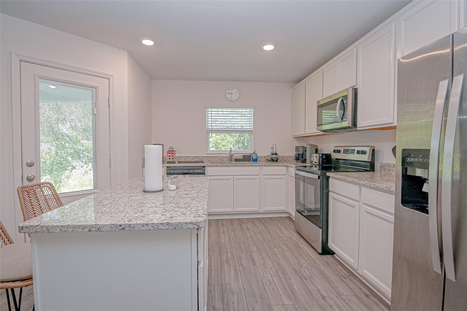 Image 5 of 22 For 695 Bay Leaf Drive