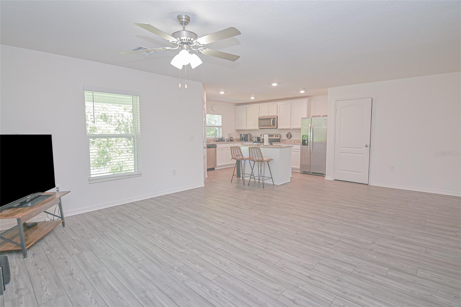 Image 9 of 22 For 695 Bay Leaf Drive