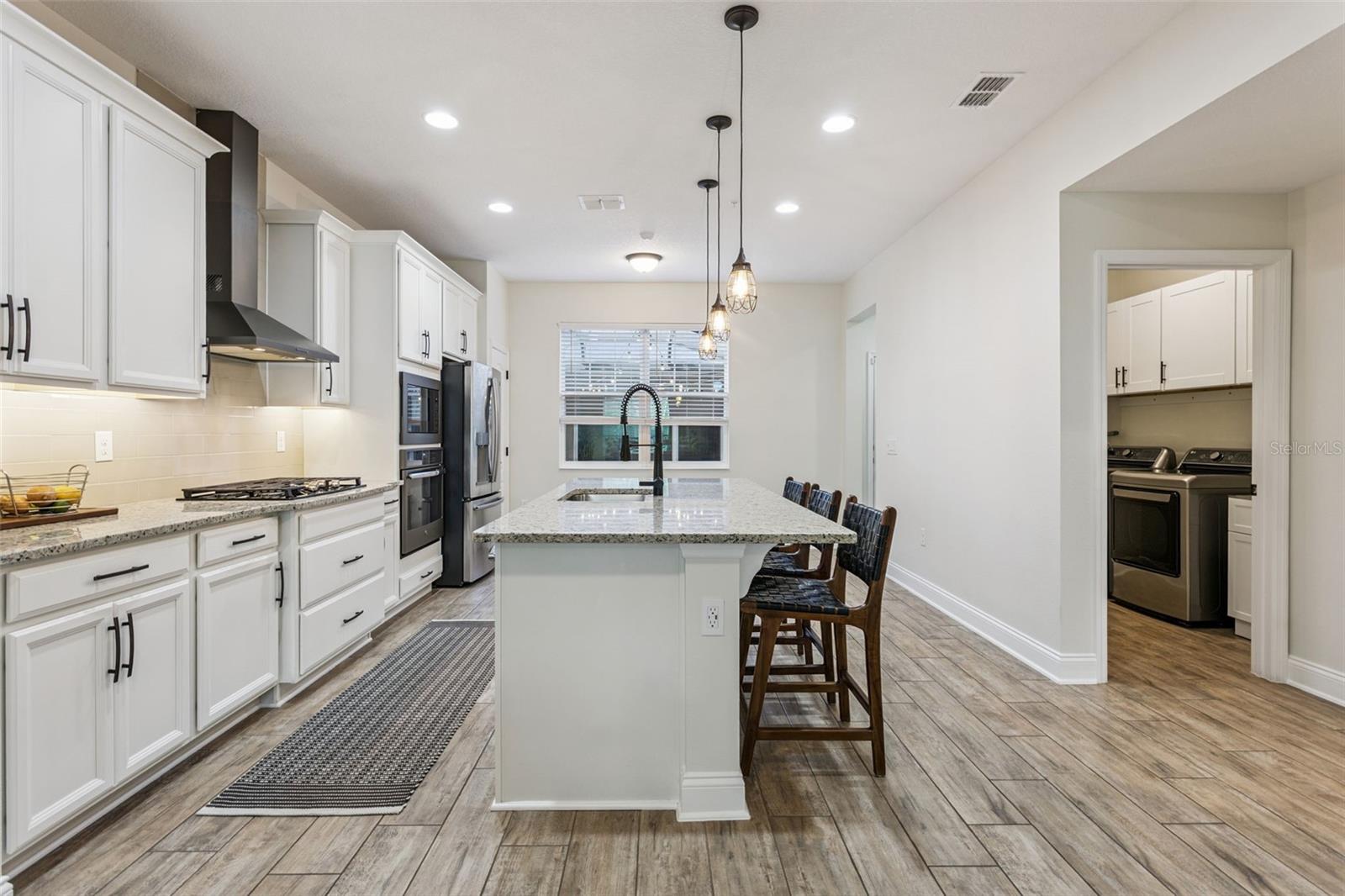 Image 13 of 61 For 647 Plant Street