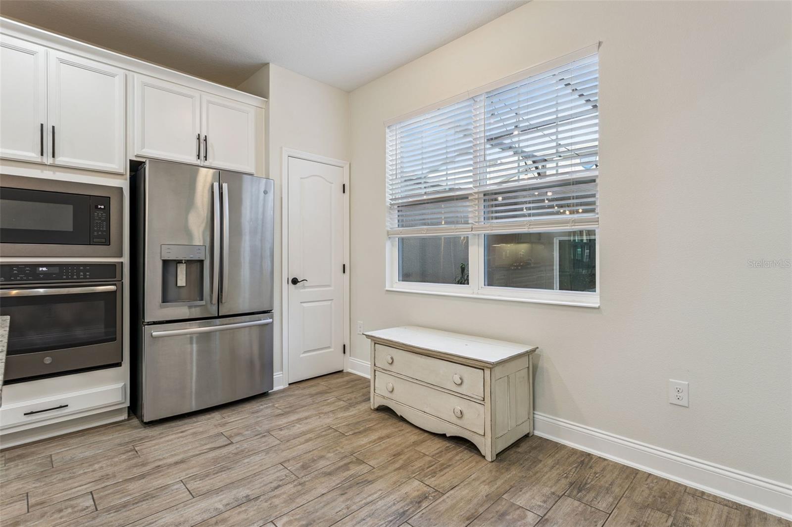 Image 18 of 61 For 647 Plant Street