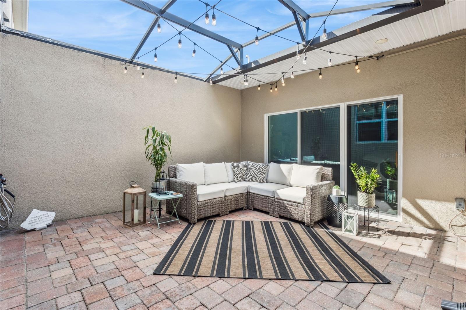 Image 22 of 61 For 647 Plant Street