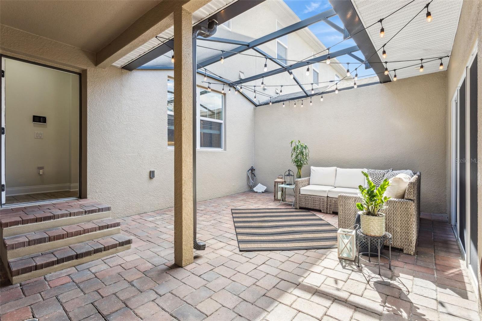 Image 23 of 61 For 647 Plant Street