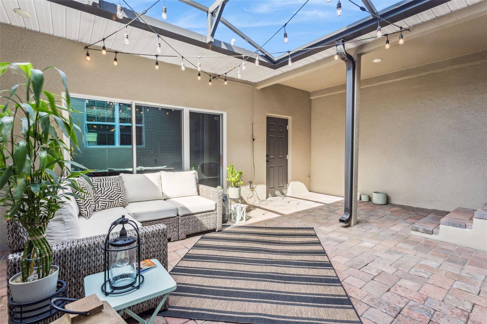 Image 24 of 61 For 647 Plant Street