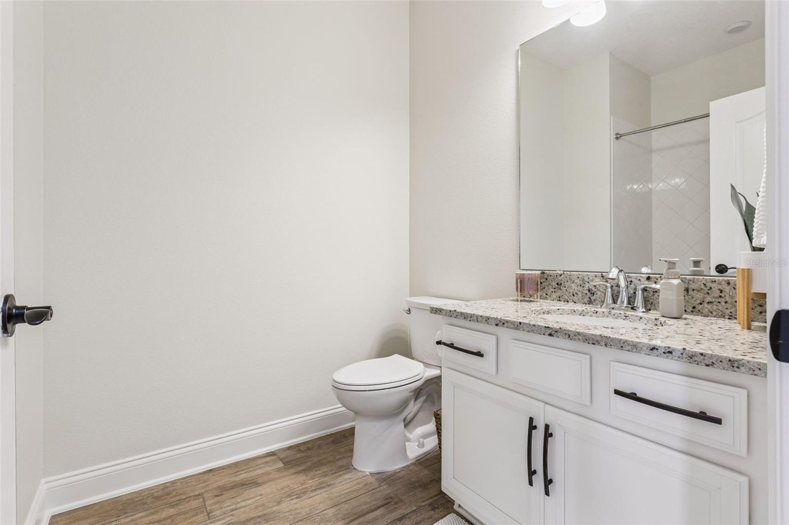 Image 36 of 61 For 647 Plant Street