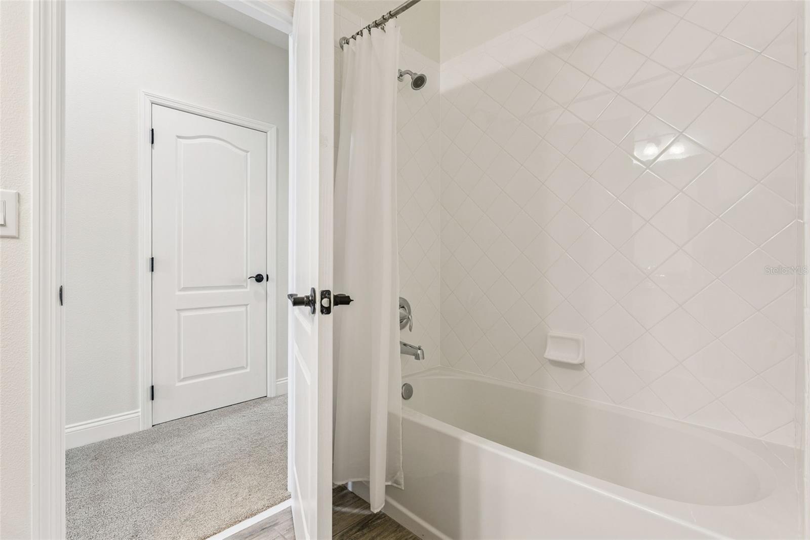 Image 37 of 61 For 647 Plant Street