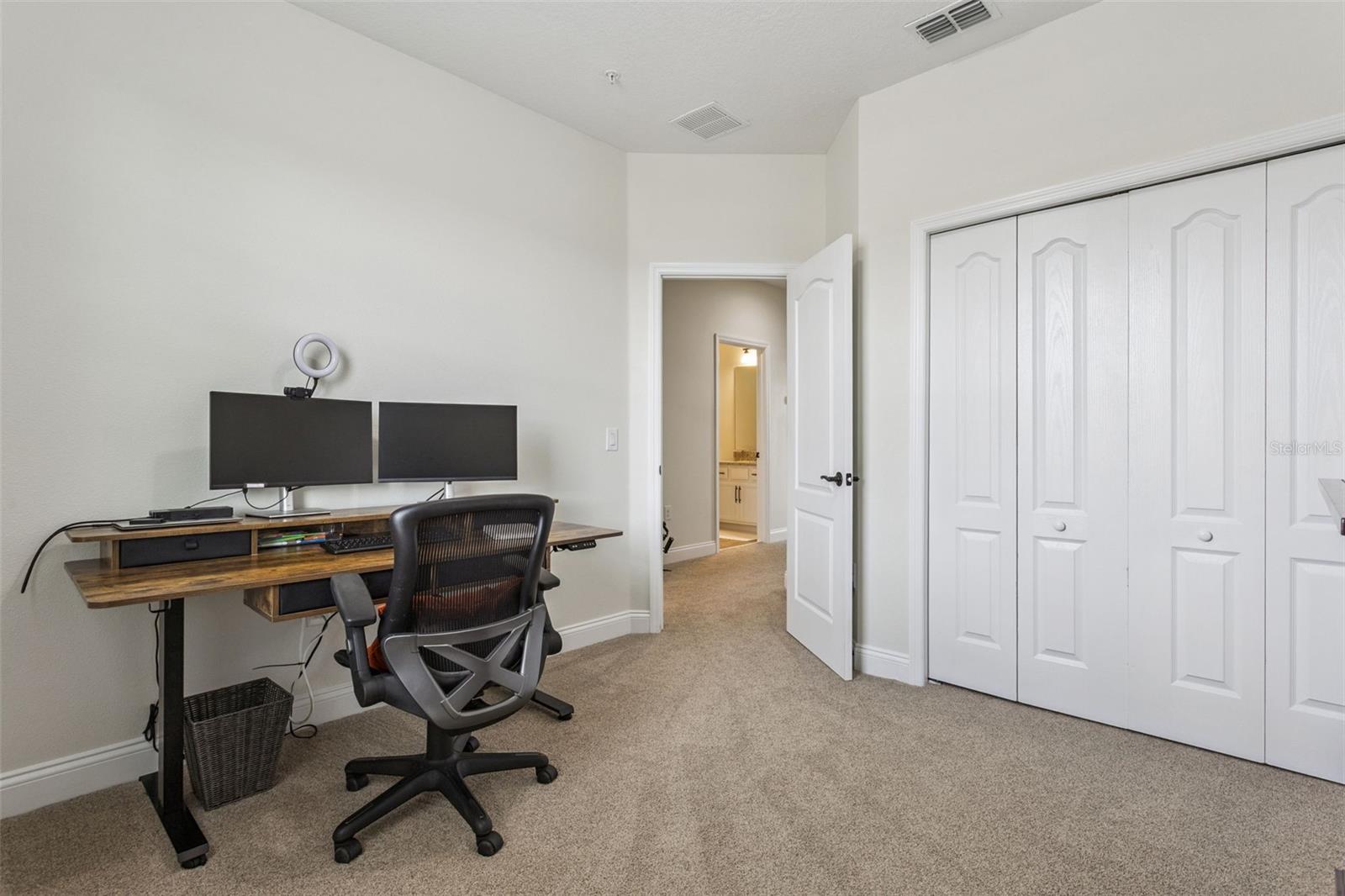 Image 38 of 61 For 647 Plant Street