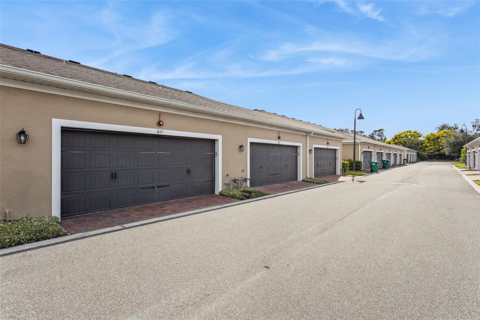 Image 40 of 61 For 647 Plant Street