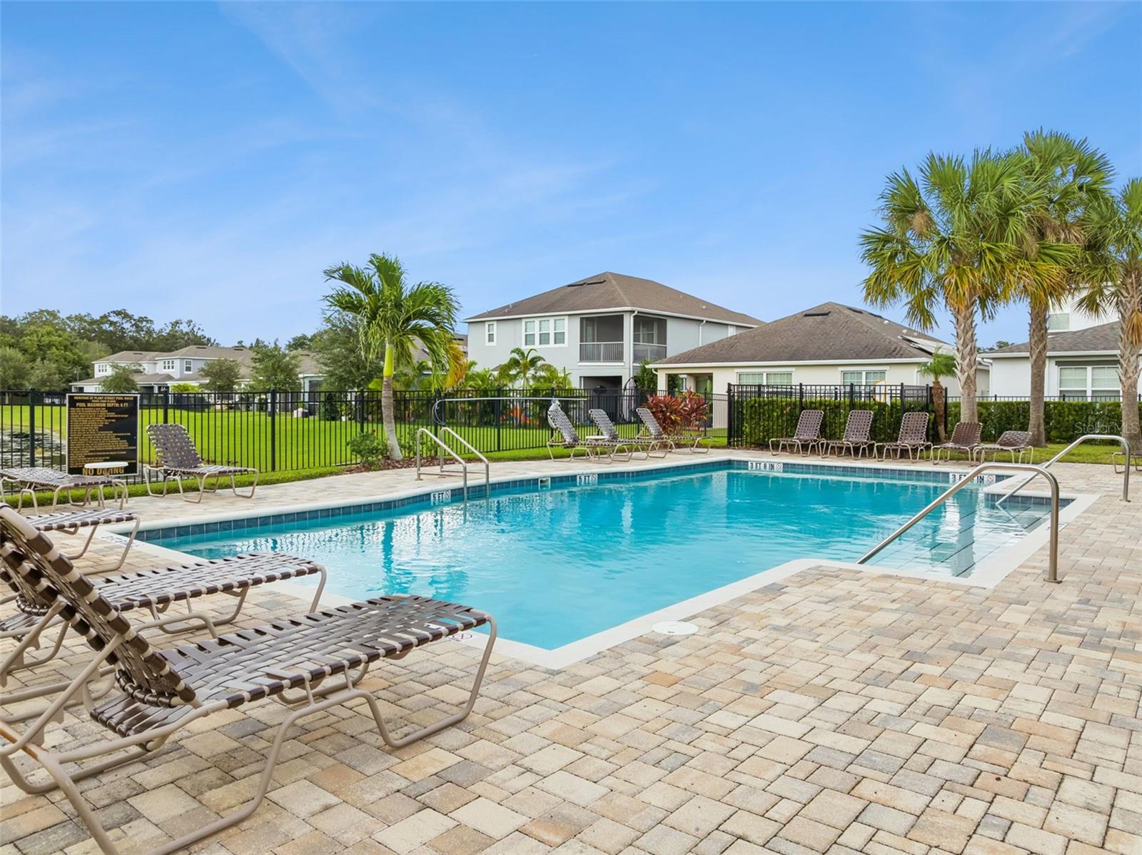 Image 42 of 61 For 647 Plant Street