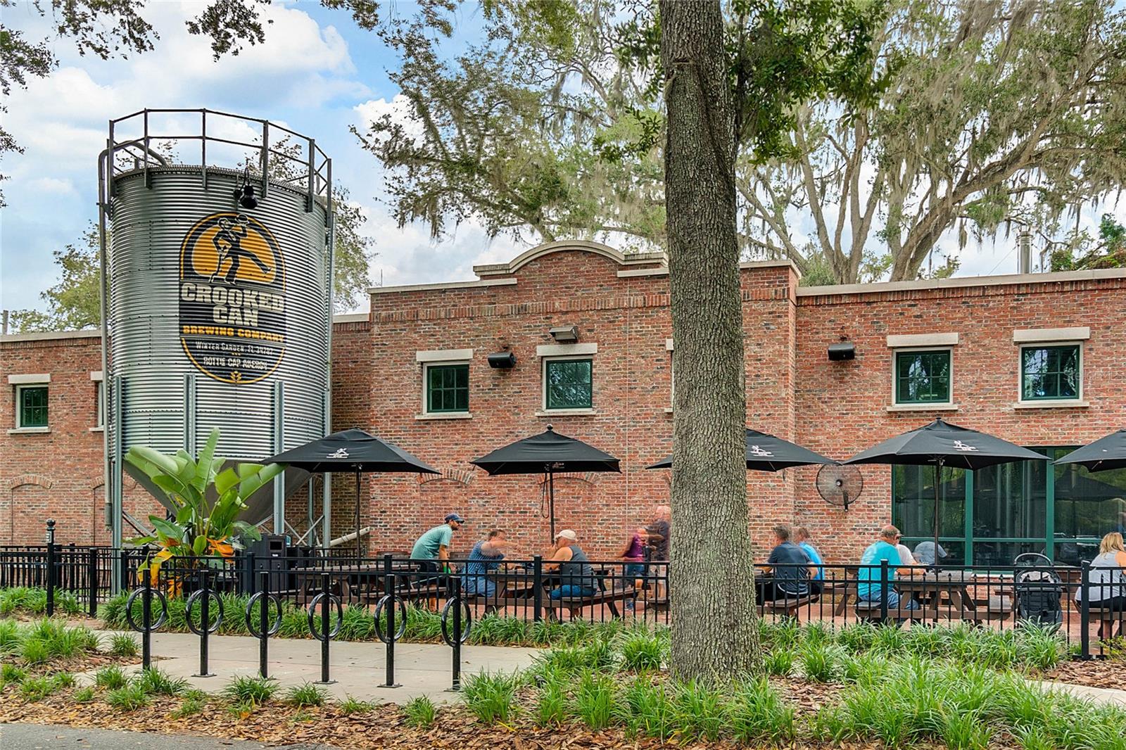 Image 55 of 61 For 647 Plant Street