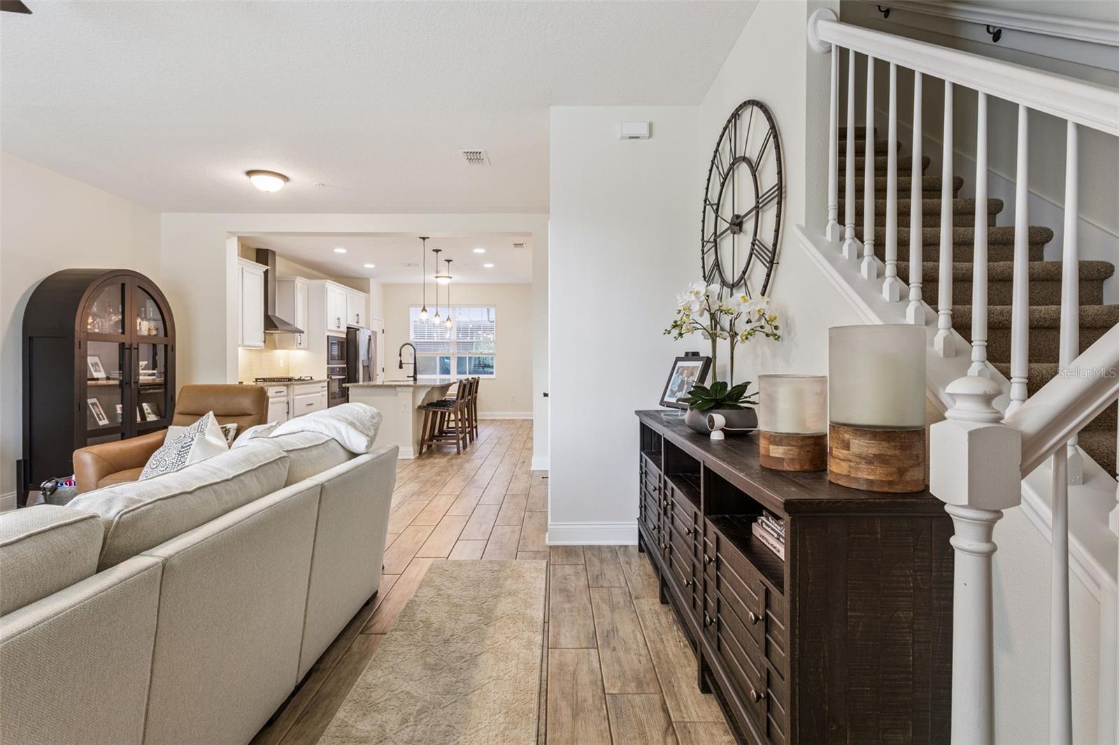 Image 6 of 61 For 647 Plant Street