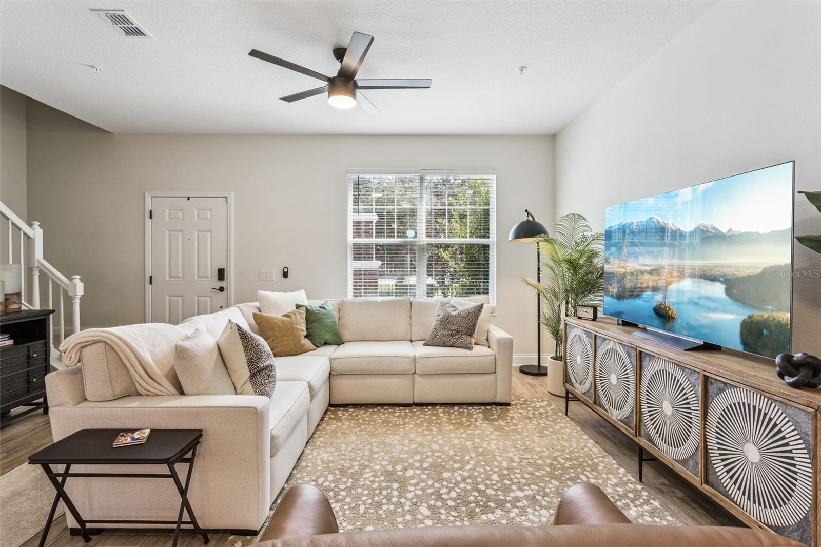 Image 8 of 61 For 647 Plant Street