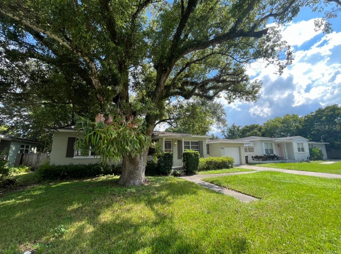 Image 2 of 21 For 2812 Pine Street