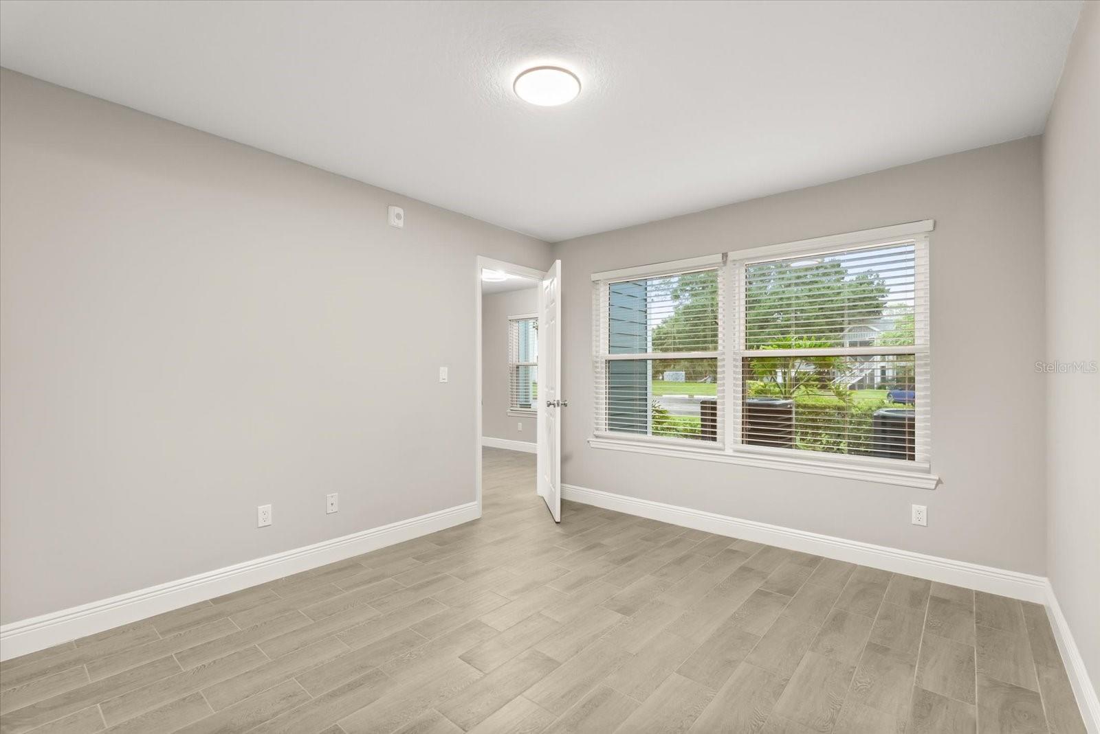 Image 11 of 26 For 2592 Grassy Point Drive 104