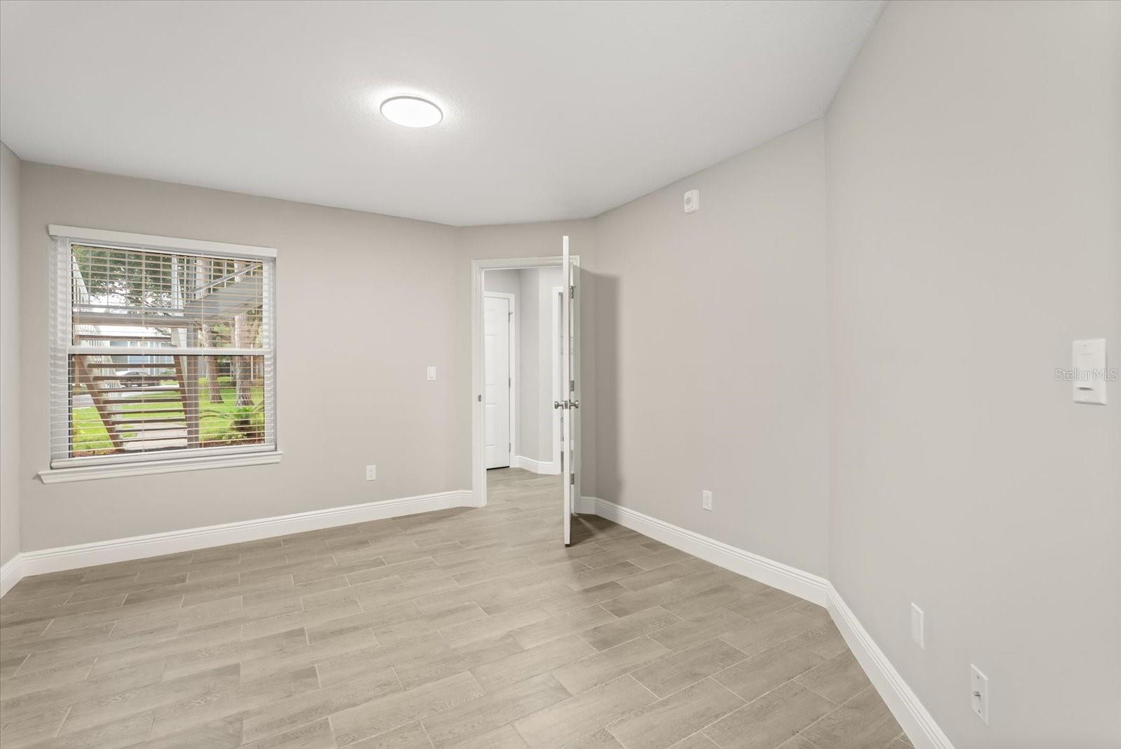 Image 15 of 26 For 2592 Grassy Point Drive 104