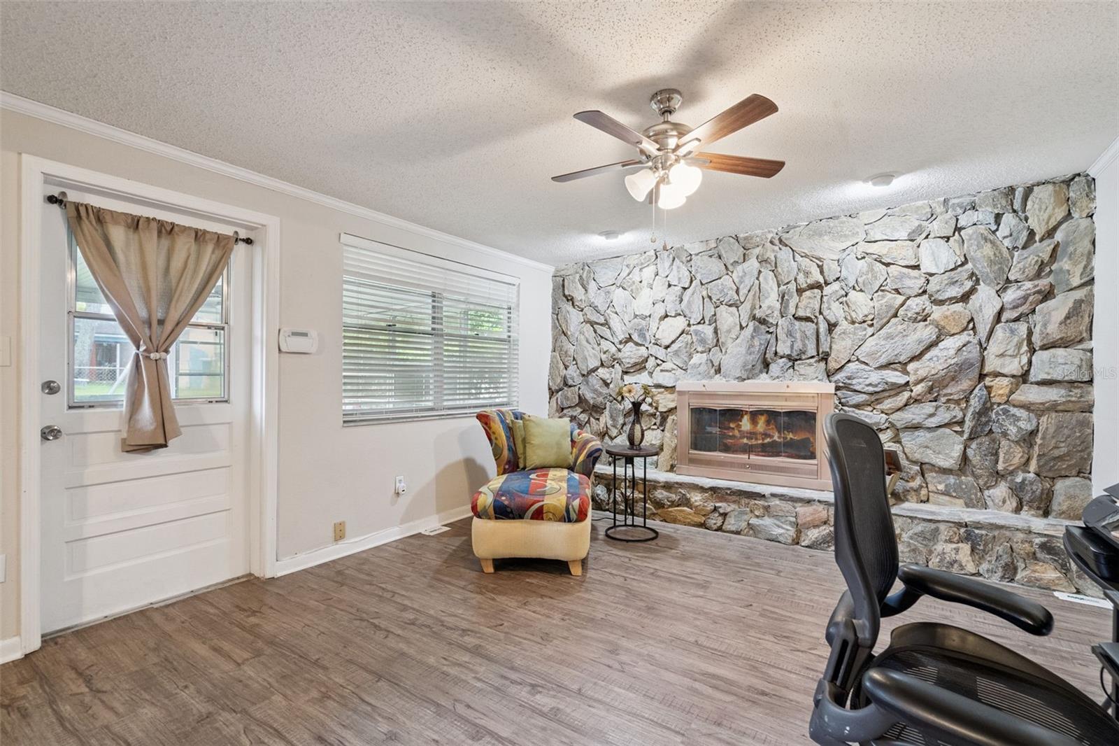 Image 13 of 28 For 727 Baywood Circle