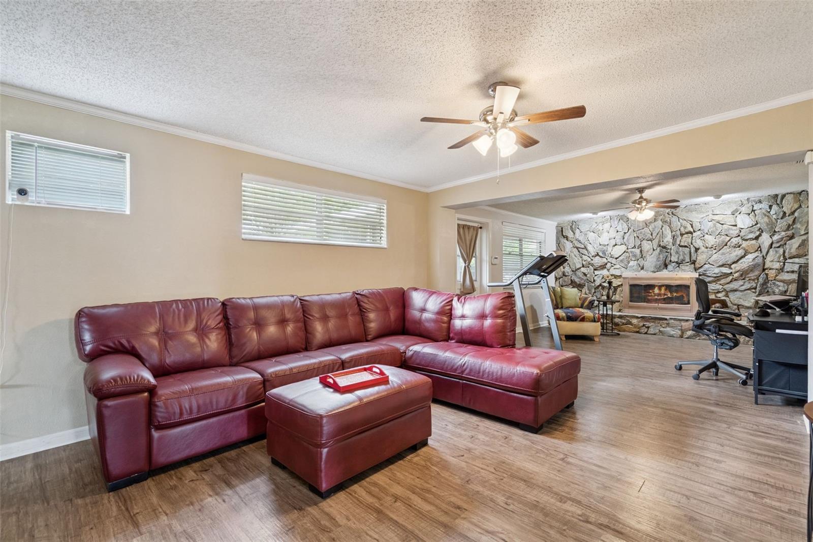 Image 14 of 28 For 727 Baywood Circle