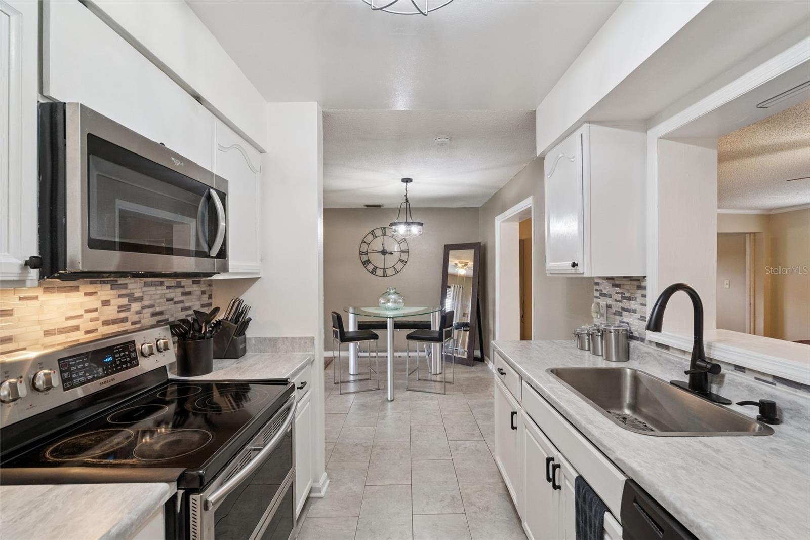 Image 2 of 28 For 727 Baywood Circle