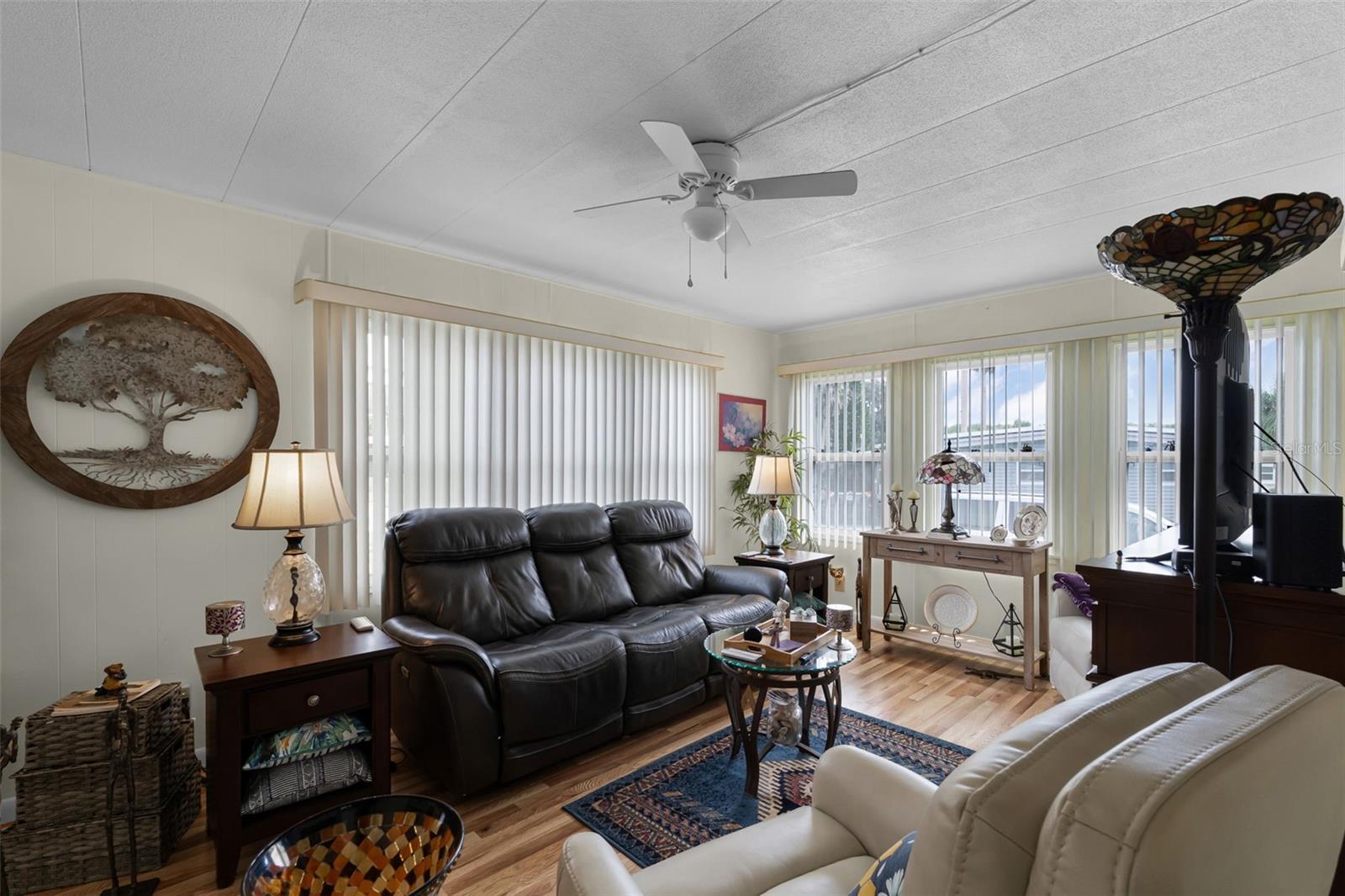 Image 13 of 35 For 9 Cocos Plumosa Drive A