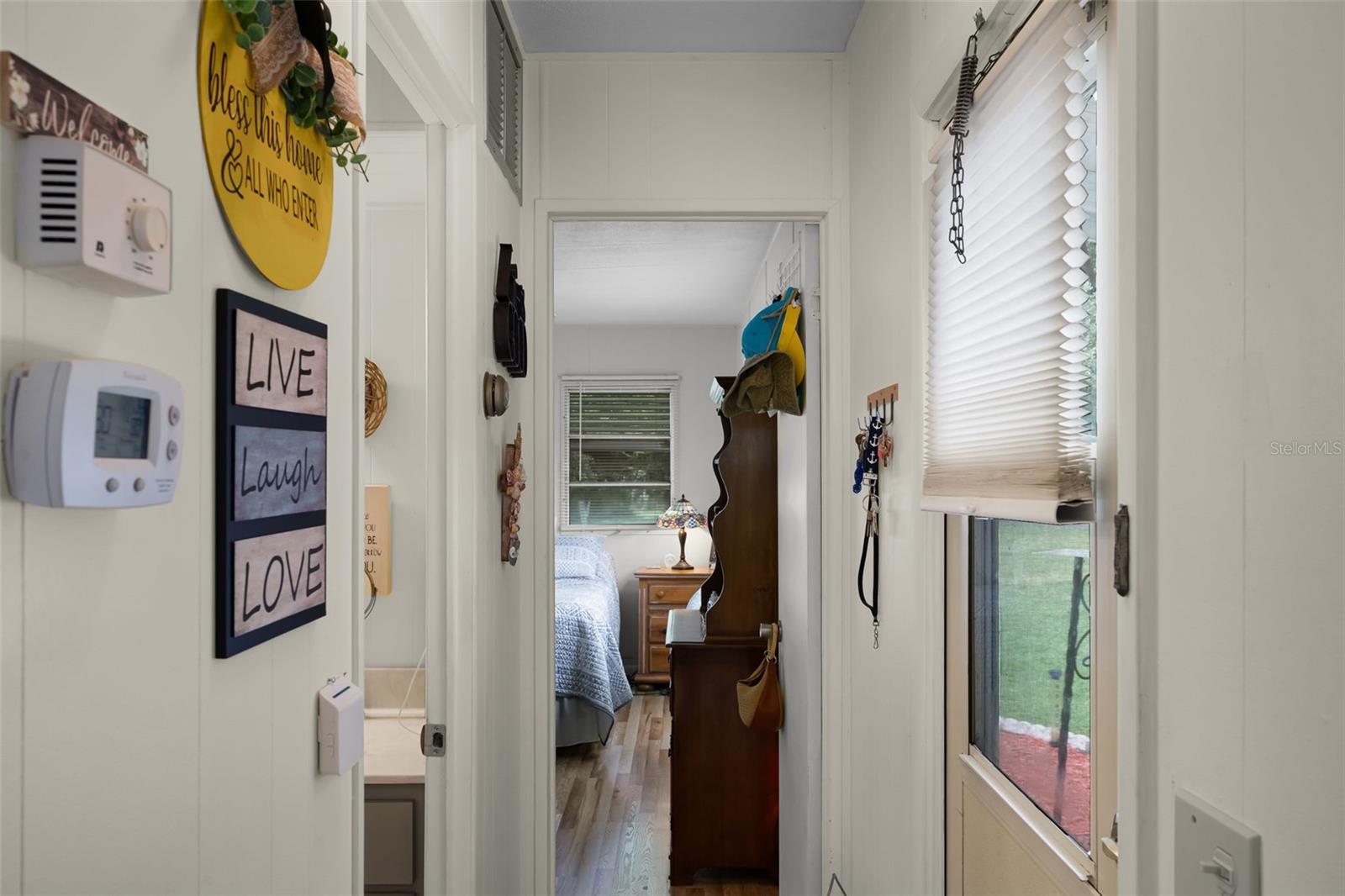 Image 15 of 35 For 9 Cocos Plumosa Drive A