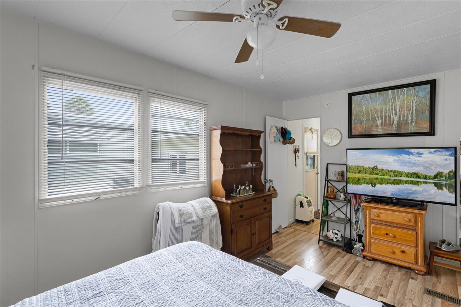 Image 17 of 35 For 9 Cocos Plumosa Drive A