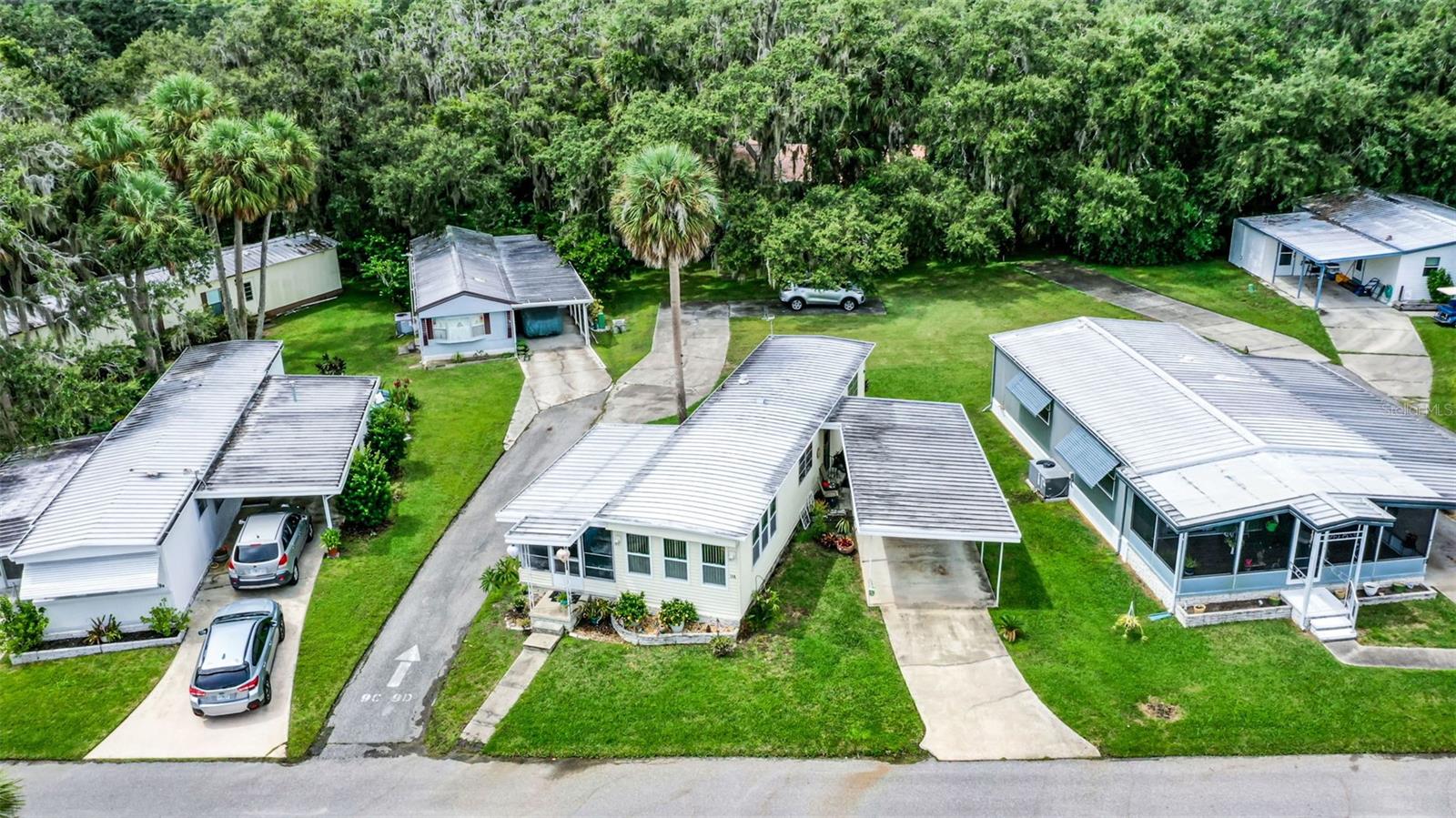 Image 24 of 35 For 9 Cocos Plumosa Drive A