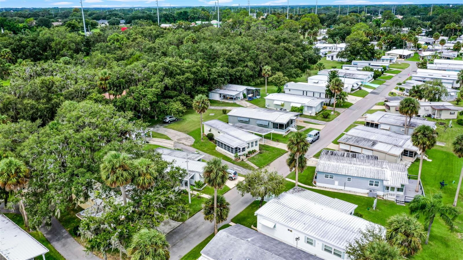 Image 26 of 35 For 9 Cocos Plumosa Drive A