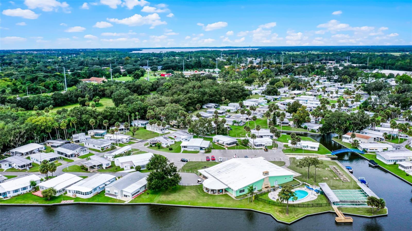 Image 35 of 35 For 9 Cocos Plumosa Drive A