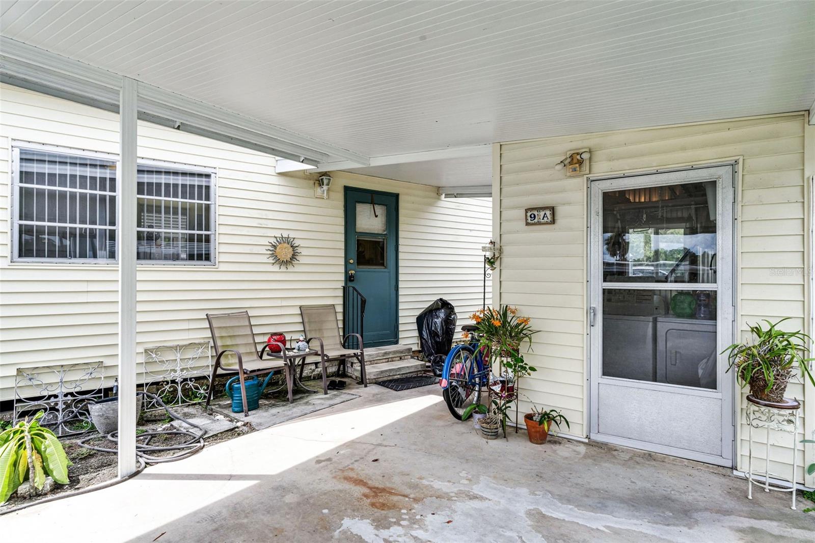 Image 8 of 35 For 9 Cocos Plumosa Drive A