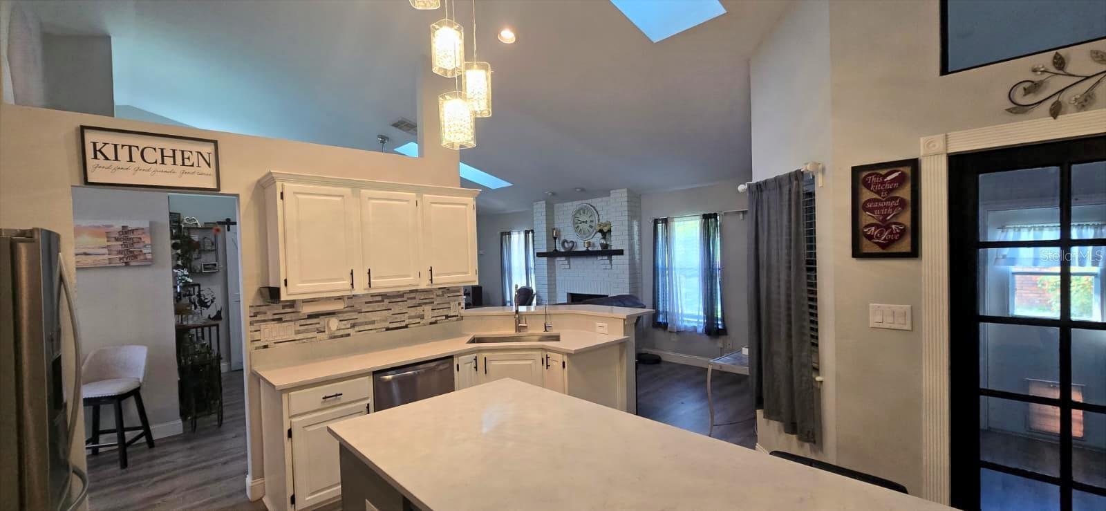 Image 12 of 21 For 653 Oak Hollow Way