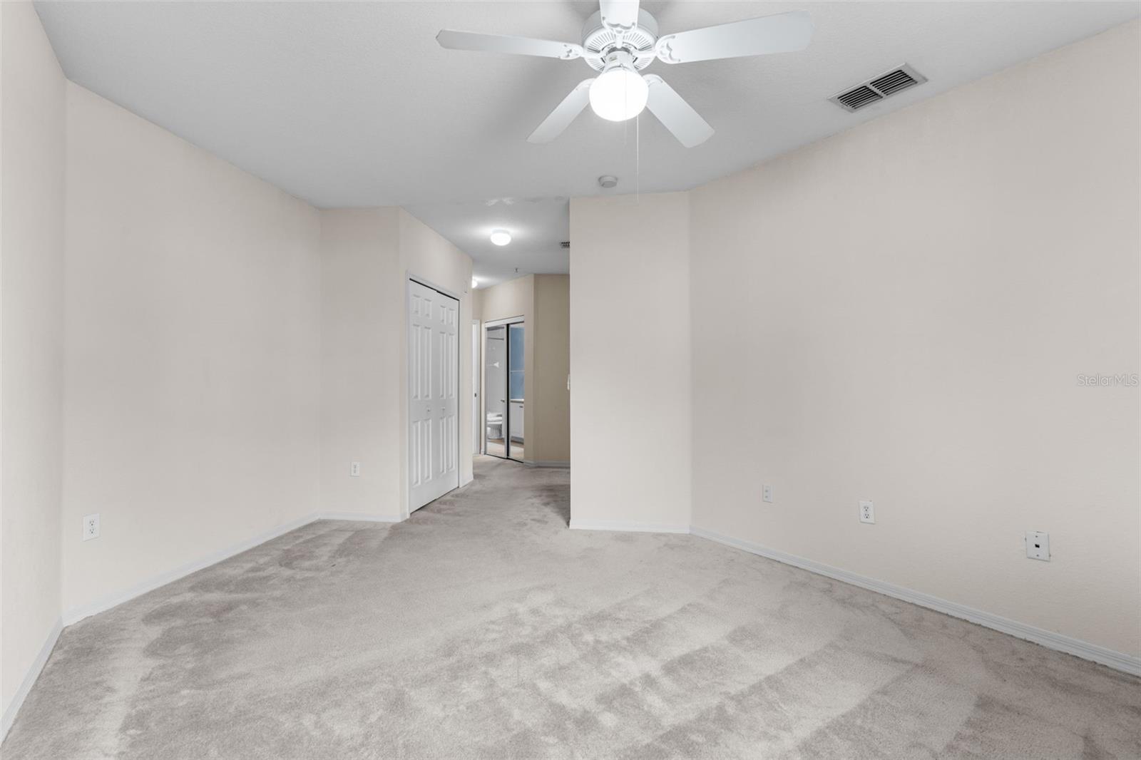 Image 19 of 51 For 5550 Michigan Street 2106