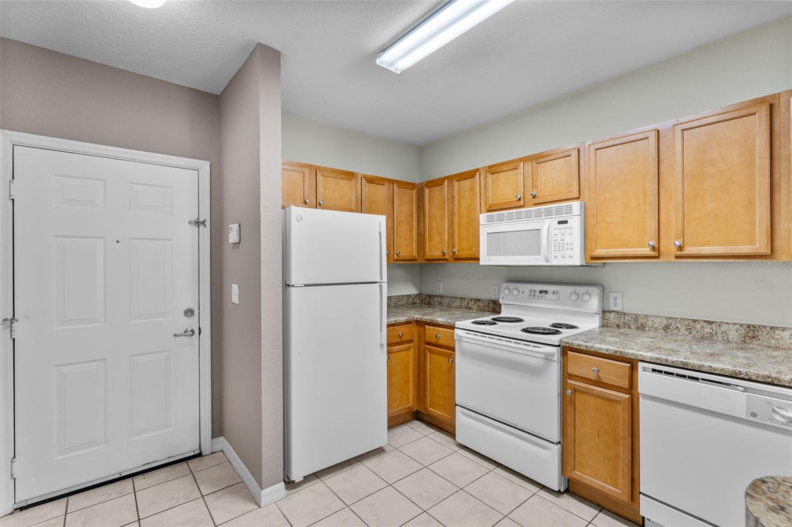 Image 5 of 51 For 5550 Michigan Street 2106