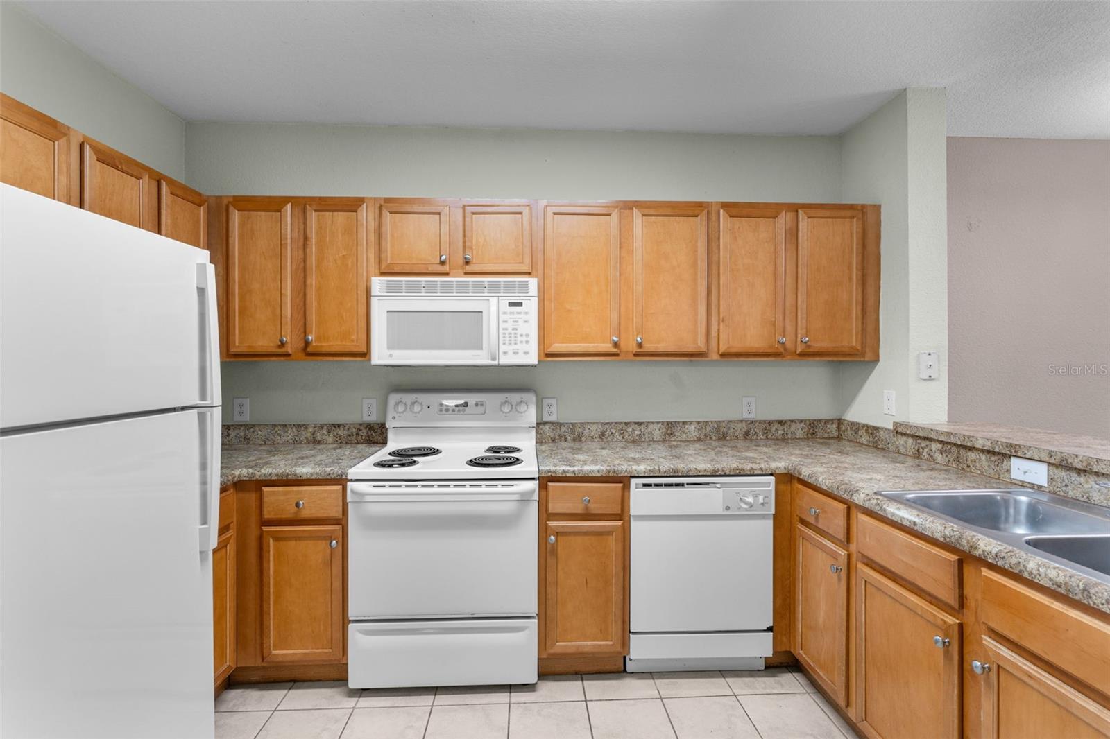 Image 7 of 51 For 5550 Michigan Street 2106