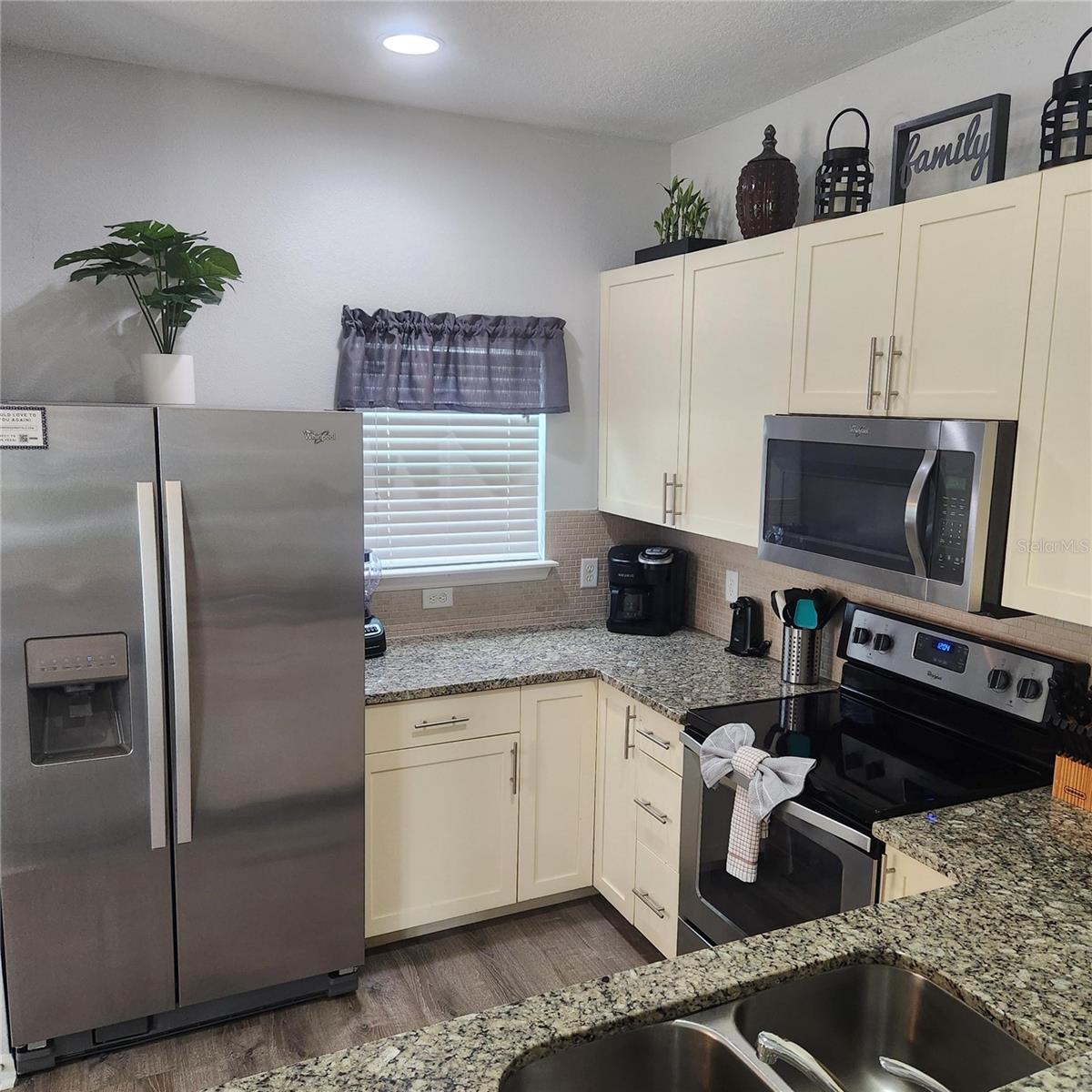 Image 10 of 35 For 8988 Shine Drive