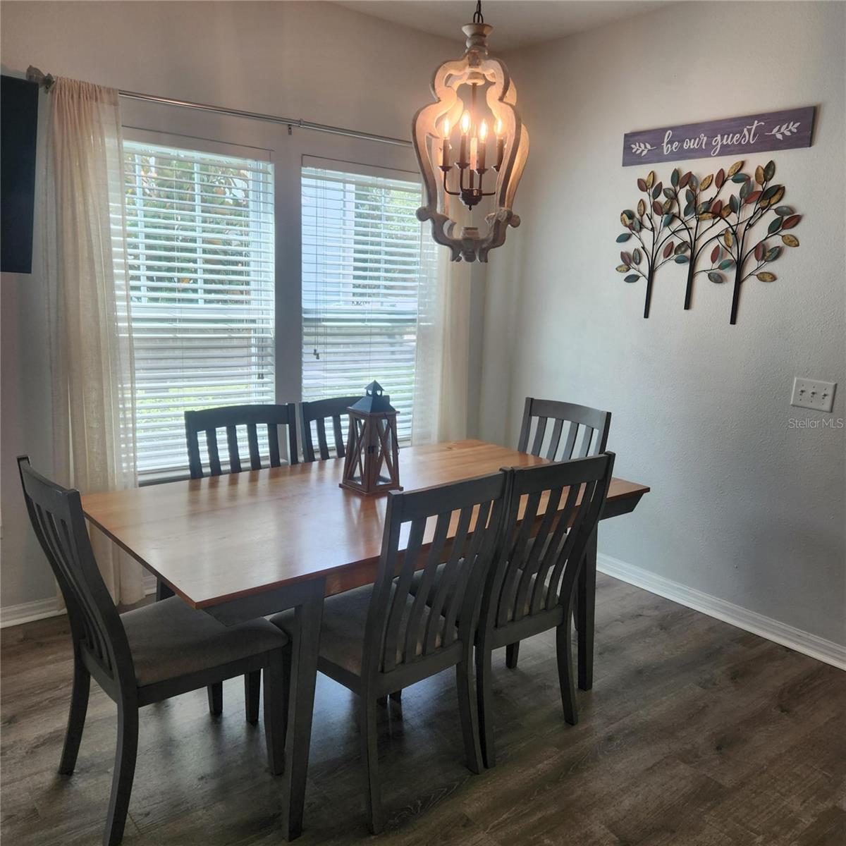 Image 6 of 35 For 8988 Shine Drive